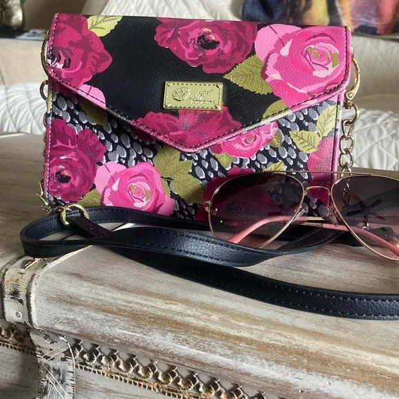 Betsy Johnson purse - Picture 1 of 4